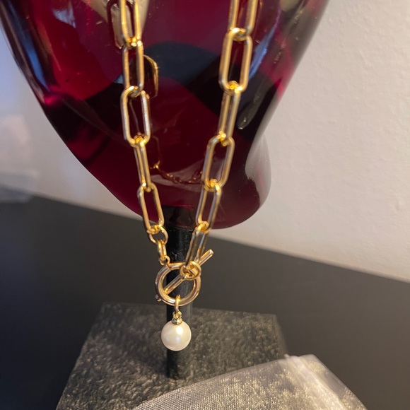 Gold tone Necklace with dangle faux pearl - Picture 4 of 5